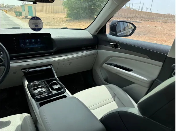 Car image 23