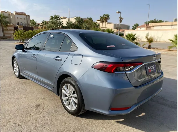 Car image 7