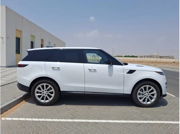 Car image 8