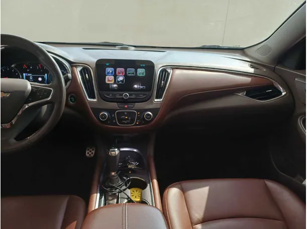 Car image 16