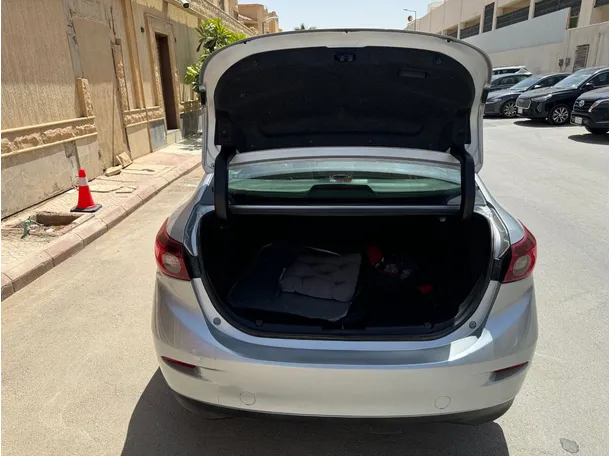 Car image 21