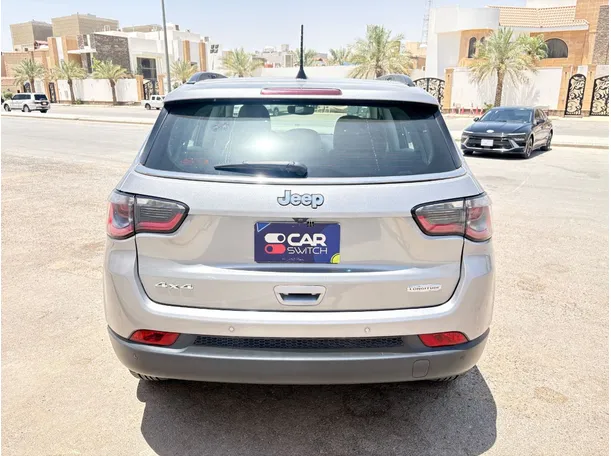 Car image 6