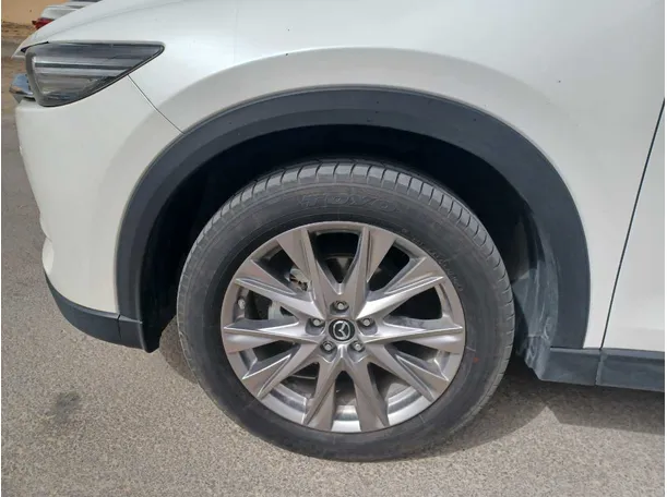 Car image 9