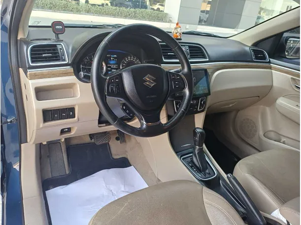 Car image 11