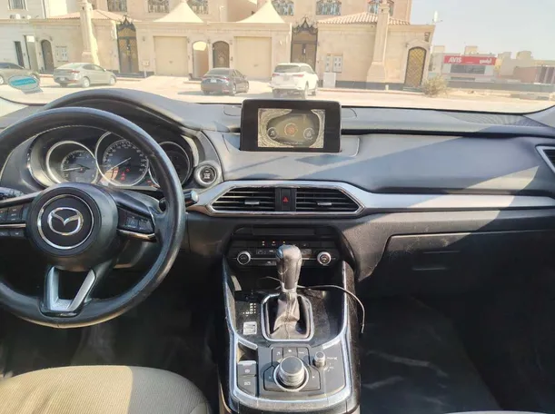 Car image 19