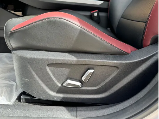 Car image 28
