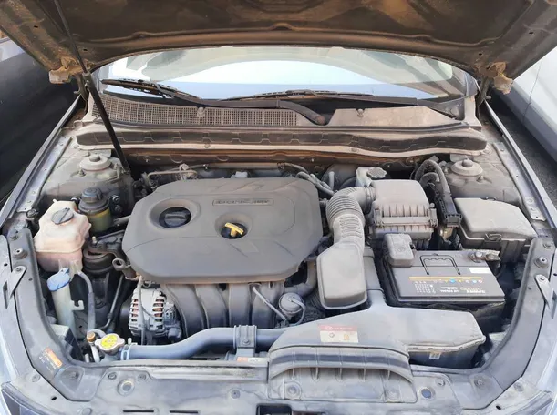 Car image 18