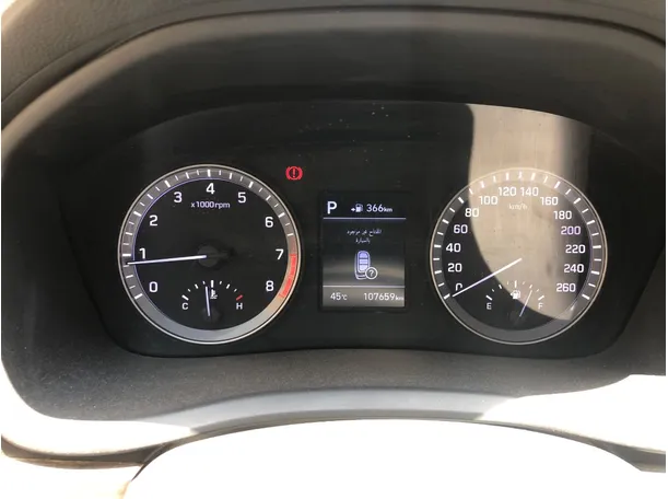 Car image 19