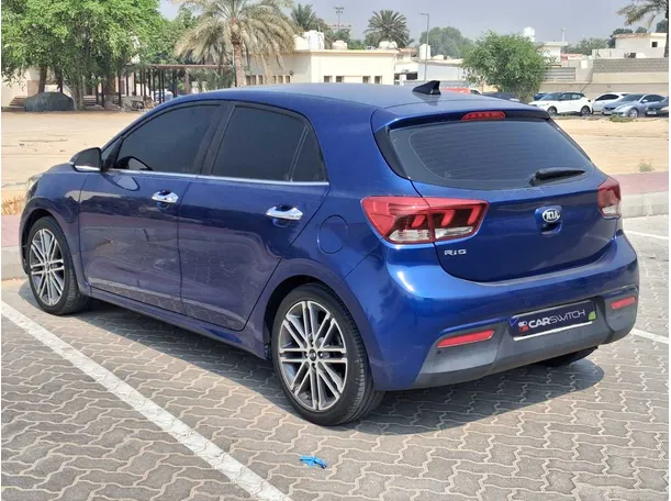 Car image 5