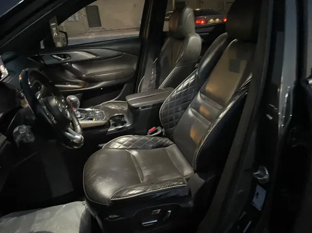 Car image 12