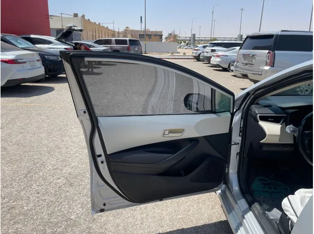 Car image 10