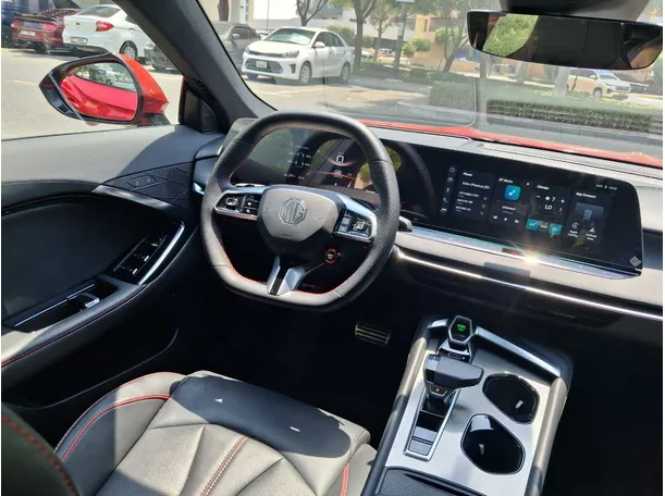 Car image 17