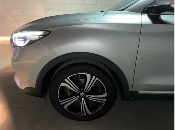 Car image 7