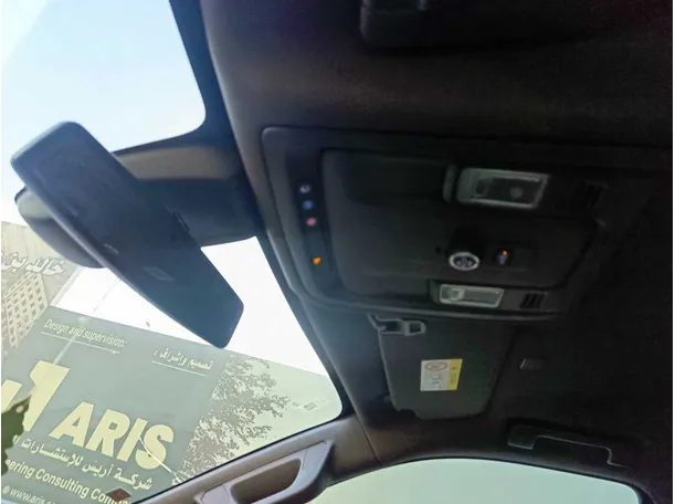 Car image 33