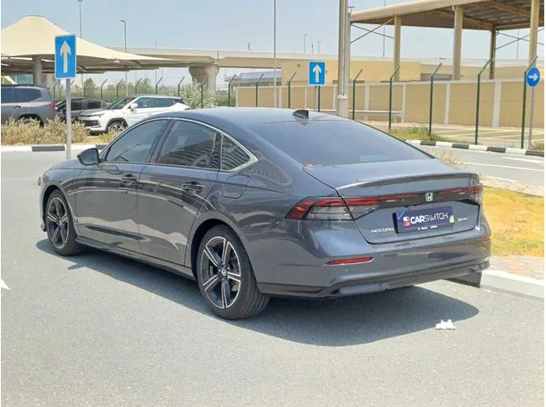 Car image 7