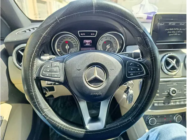 Car image 25