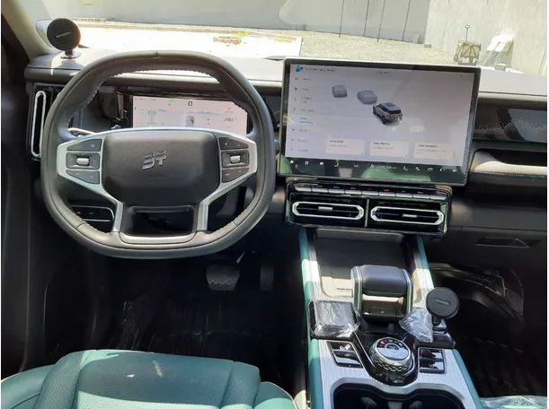 Car image 16