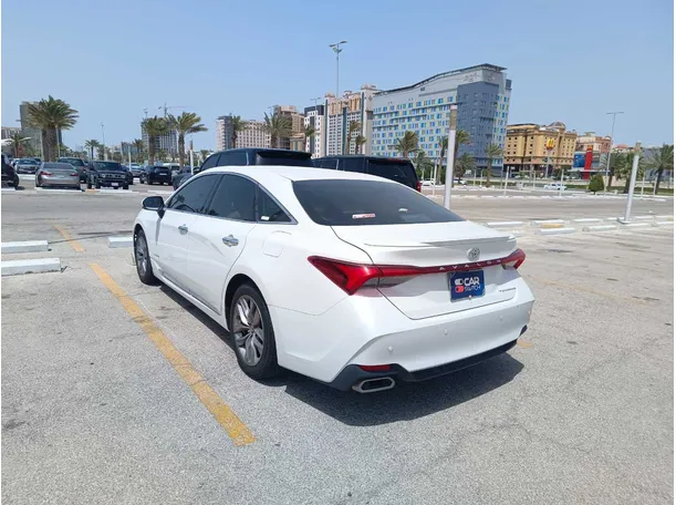 Car image 7