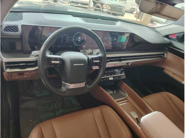 Car image 16