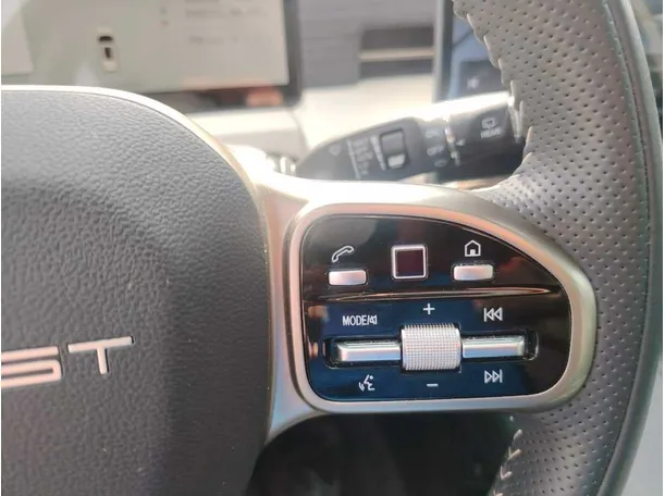 Car image 43