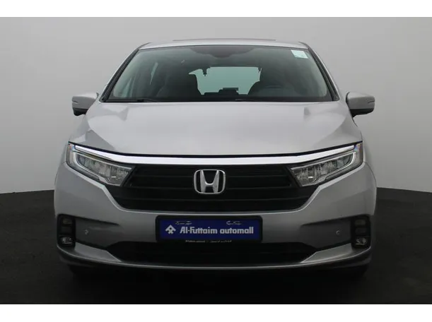 Car image 11