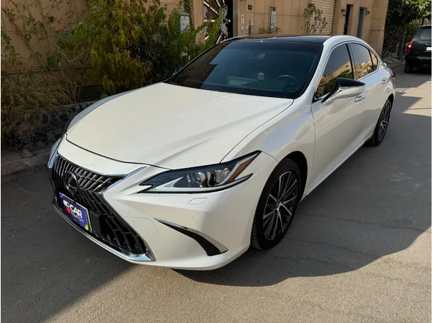 2024 Lexus ES350 in Riyadh