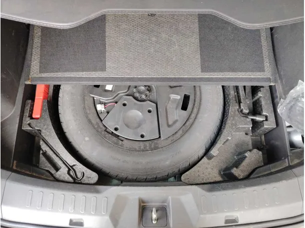 Car image 33