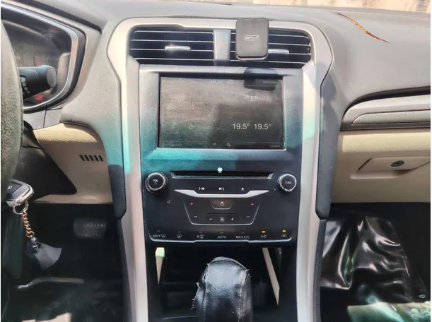 Car image 20