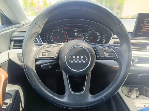 Car image 24