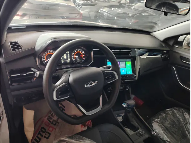Car image 13