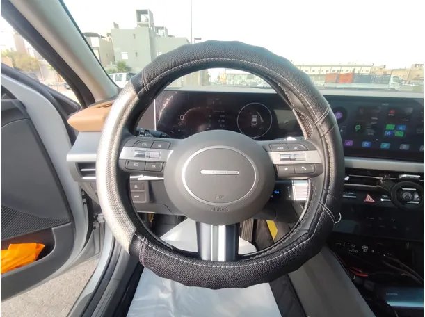 Car image 23