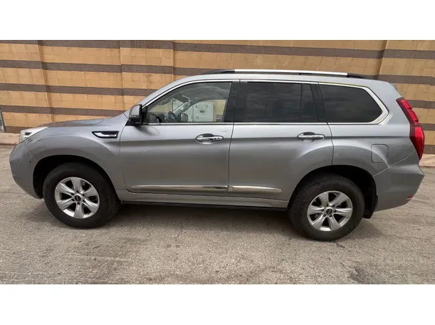 Car image 8