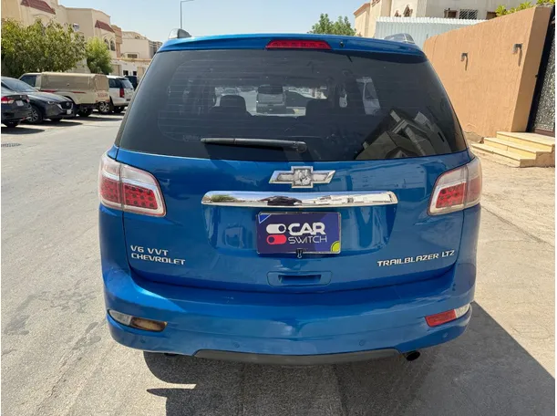 Car image 6