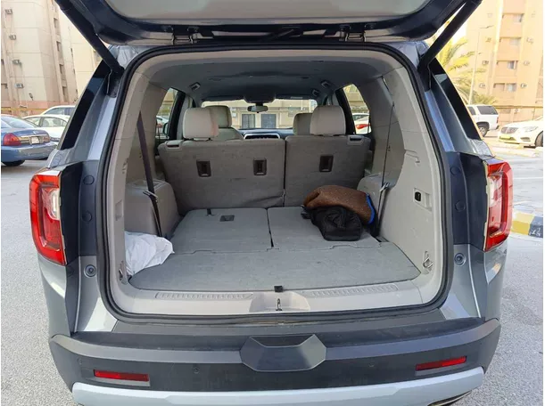 Car image 25
