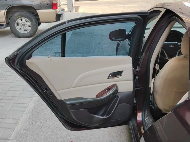 Car image 14