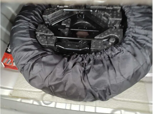 Car image 24