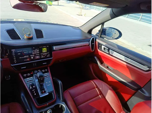 Car image 37