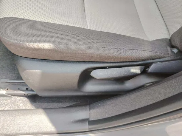 Car image 35