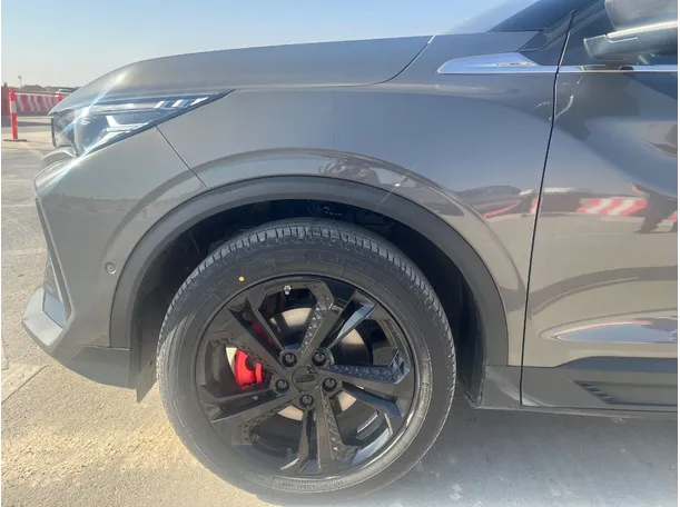 Car image 9