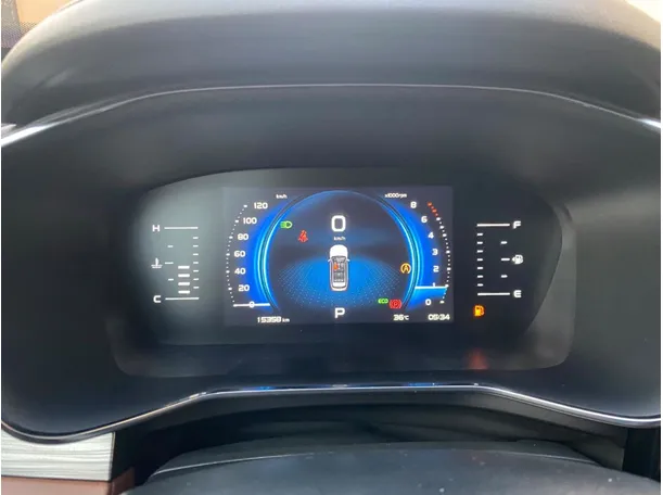 Car image 19