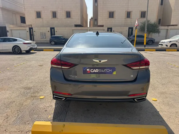 Car image 6