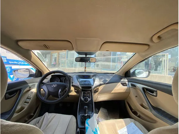 Car image 13