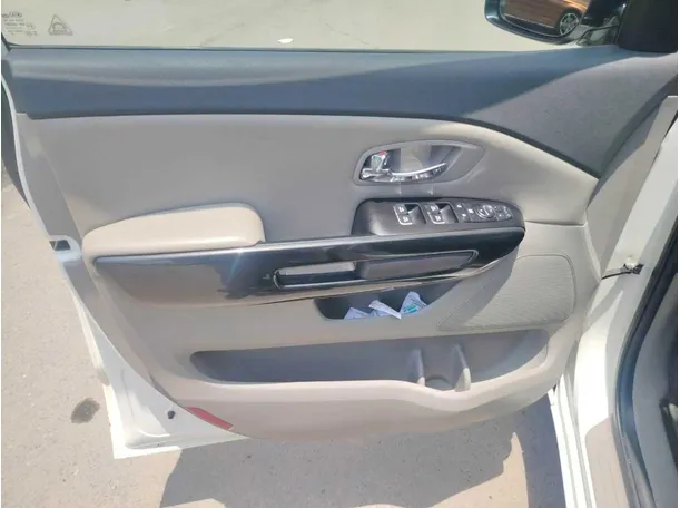Car image 32
