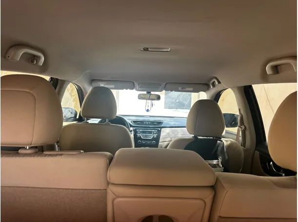 Car image 25