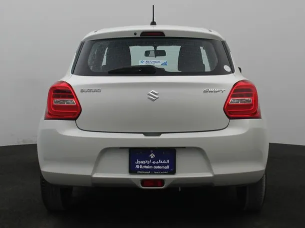 Car image 12