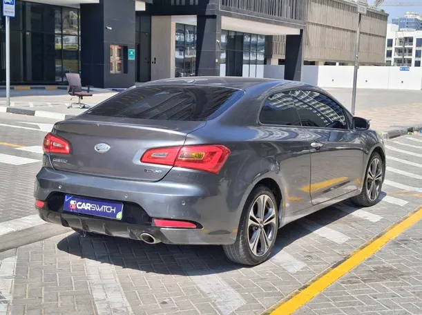 Car image 5