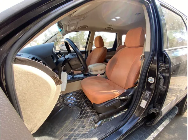 Car image 11