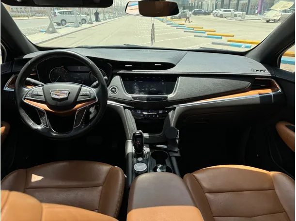 Car image 18