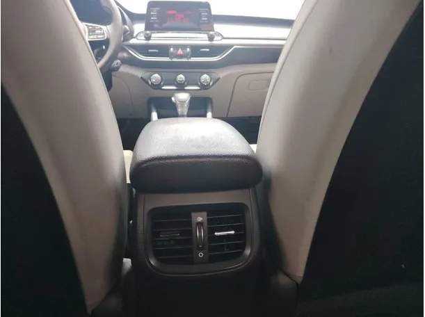 Car image 25