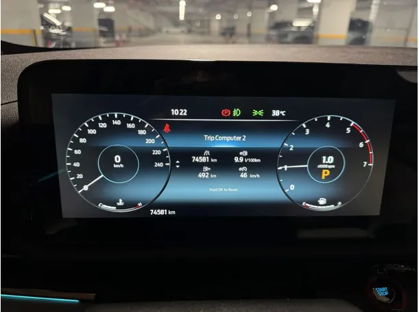 Car image 18